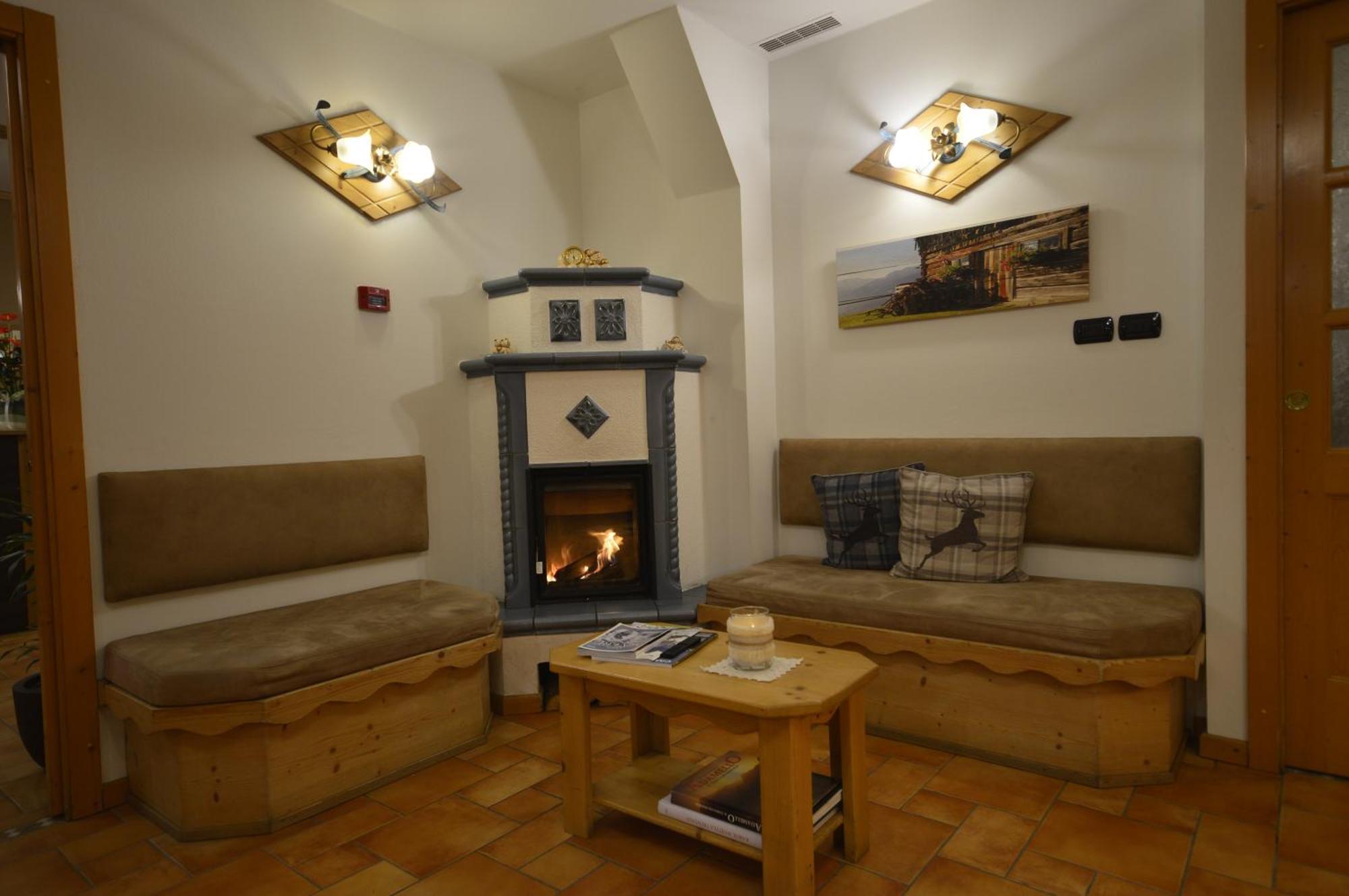 Hotel Garni Sant'Antonio Con Spa Мадонна-ді-Кампільйо Екстер'єр фото