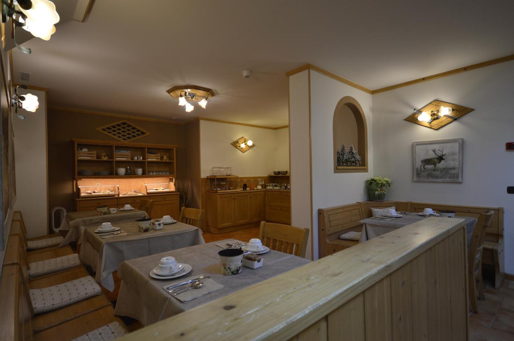 Hotel Garni Sant'Antonio Con Spa Мадонна-ді-Кампільйо Екстер'єр фото