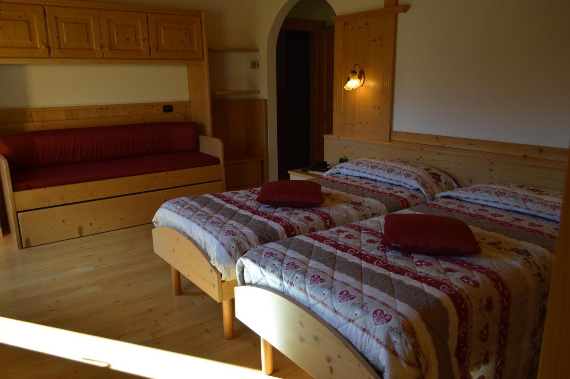 Hotel Garni Sant'Antonio Con Spa Мадонна-ді-Кампільйо Екстер'єр фото