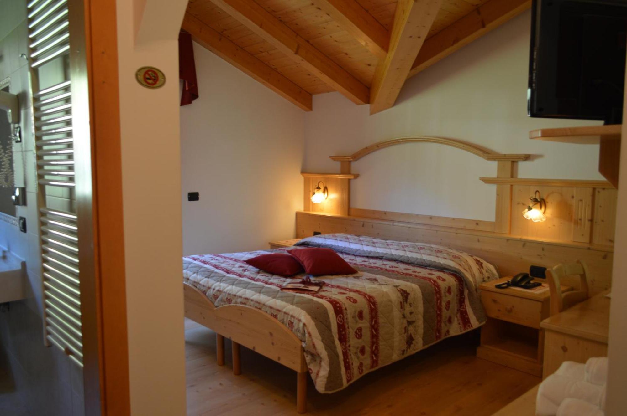 Hotel Garni Sant'Antonio Con Spa Мадонна-ді-Кампільйо Екстер'єр фото