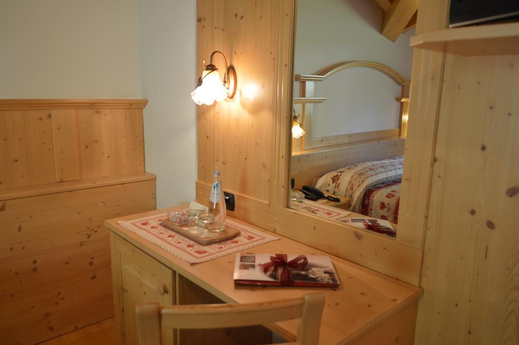 Hotel Garni Sant'Antonio Con Spa Мадонна-ді-Кампільйо Екстер'єр фото