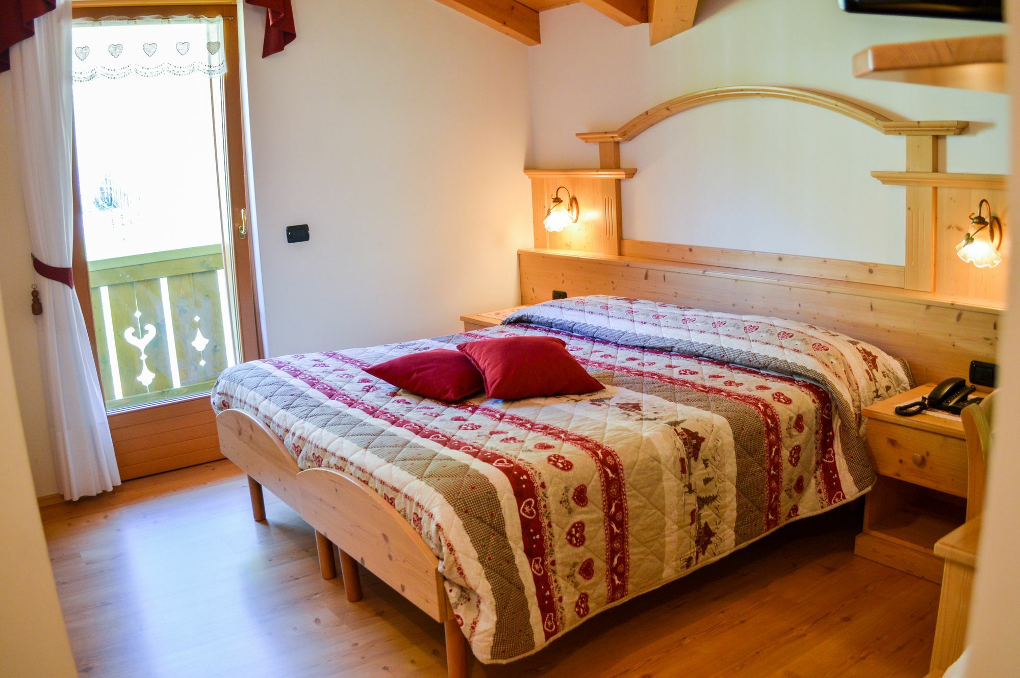Hotel Garni Sant'Antonio Con Spa Мадонна-ді-Кампільйо Екстер'єр фото